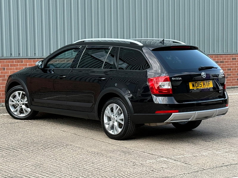Skoda Octavia 2.0 TDI Scout DSG 4WD Euro 6 (s/s) 5dr