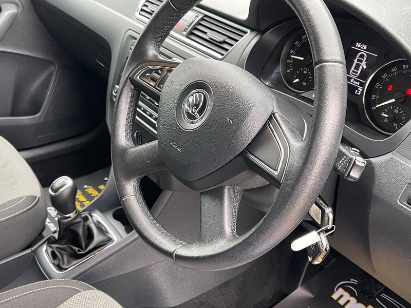Skoda Rapid 1.6 TDI Elegance Euro 5 5dr