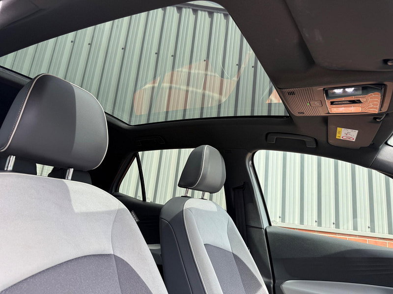 Volkswagen ID.3 Pro Performance 58kWh Family Auto 5dr