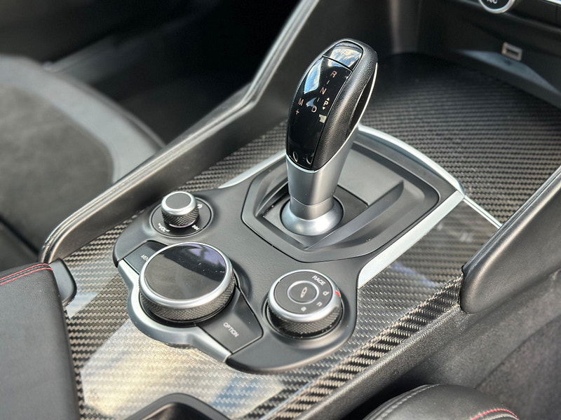Alfa Romeo Giulia 2.9 V6 Bi-Turbo Quadrifoglio Auto Euro 6 (s/s) 4dr 4dr Automatic 2025