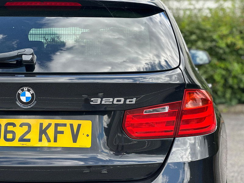 BMW 3 Series 2.0 320d Luxury Touring Auto Euro 5 (s/s) 5dr 5dr Automatic 2025