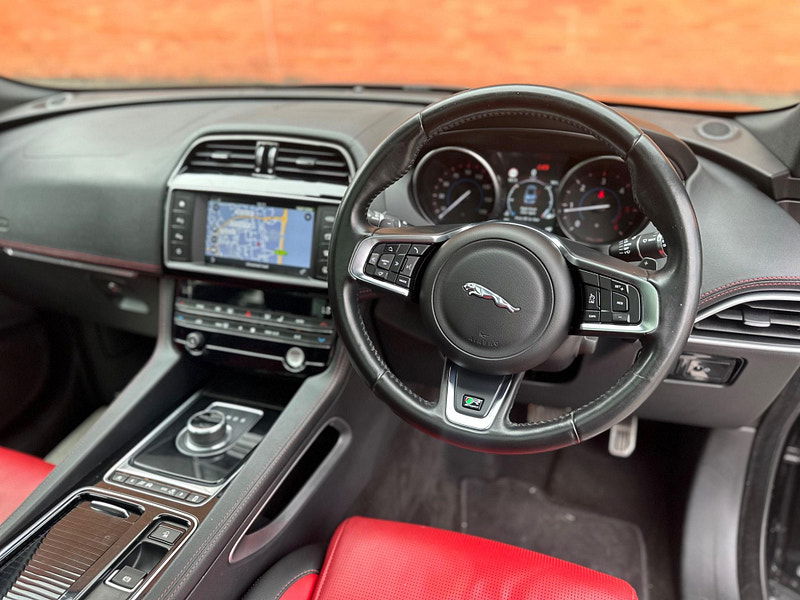 Jaguar F-PACE 2.0 D180 R-Sport Auto AWD Euro 6 (s/s) 5dr 5dr Automatic 2025