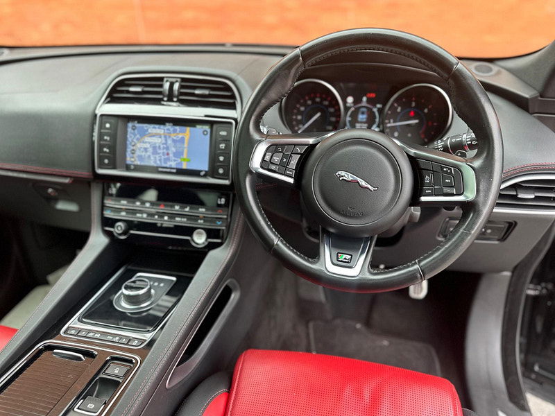 Jaguar F-PACE 2.0 D180 R-Sport Auto AWD Euro 6 (s/s) 5dr 5dr Automatic 2025