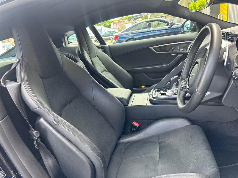 Jaguar F-Type 2.0i R-Dynamic Auto Euro 6 (s/s) 2dr 2dr Automatic 2025