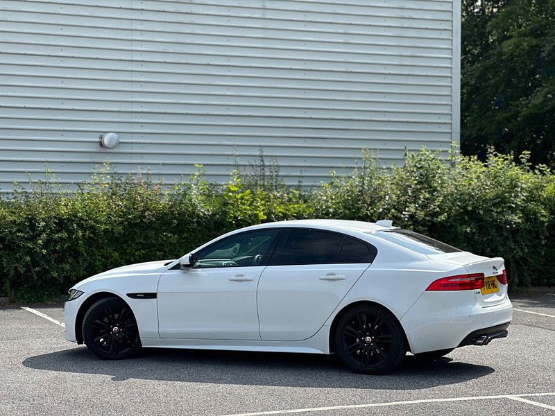 Jaguar XE 2.0d R-Sport Auto Euro 6 (s/s) 4dr 4dr Automatic 2025
