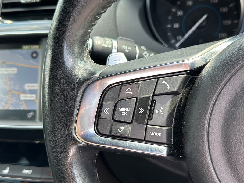 Jaguar XE 2.0d R-Sport Auto Euro 6 (s/s) 4dr 4dr Automatic 2025