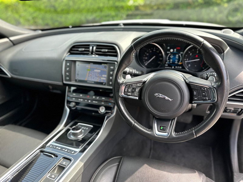 Jaguar XE 2.0d R-Sport Auto Euro 6 (s/s) 4dr 4dr Automatic 2025