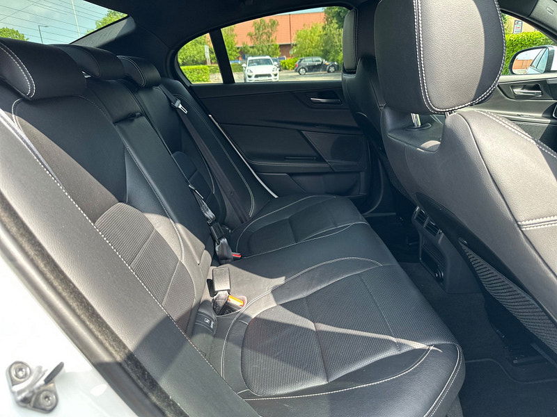 Jaguar XE 2.0d R-Sport Auto Euro 6 (s/s) 4dr 4dr Automatic 2025