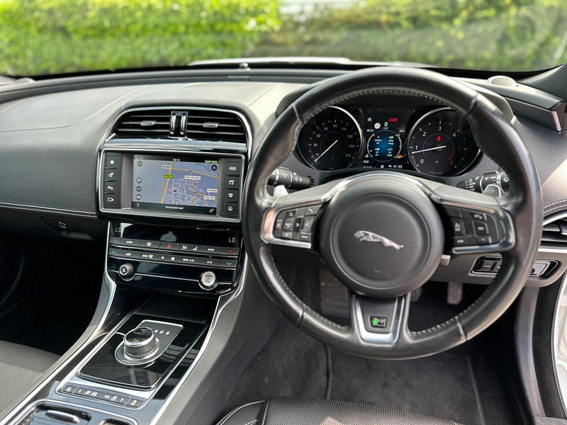 Jaguar XE 2.0d R-Sport Auto Euro 6 (s/s) 4dr 4dr Automatic 2025