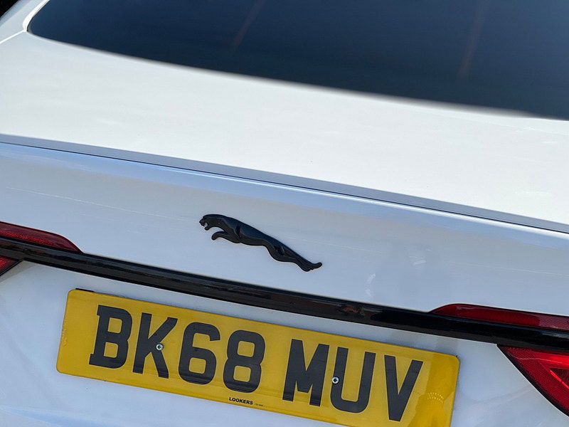 Jaguar XF 2.0d R-Sport Auto Euro 6 (s/s) 4dr 4dr Automatic 2025