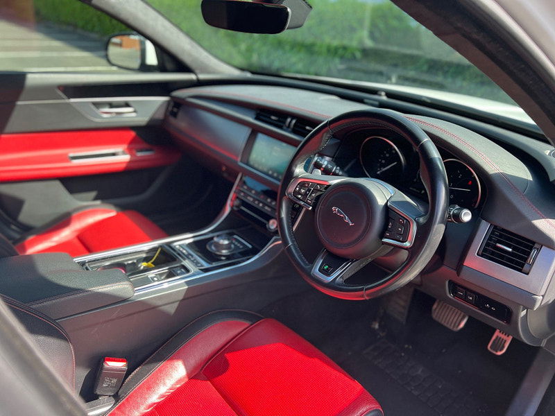 Jaguar XF 2.0d R-Sport Auto Euro 6 (s/s) 4dr 4dr Automatic 2025