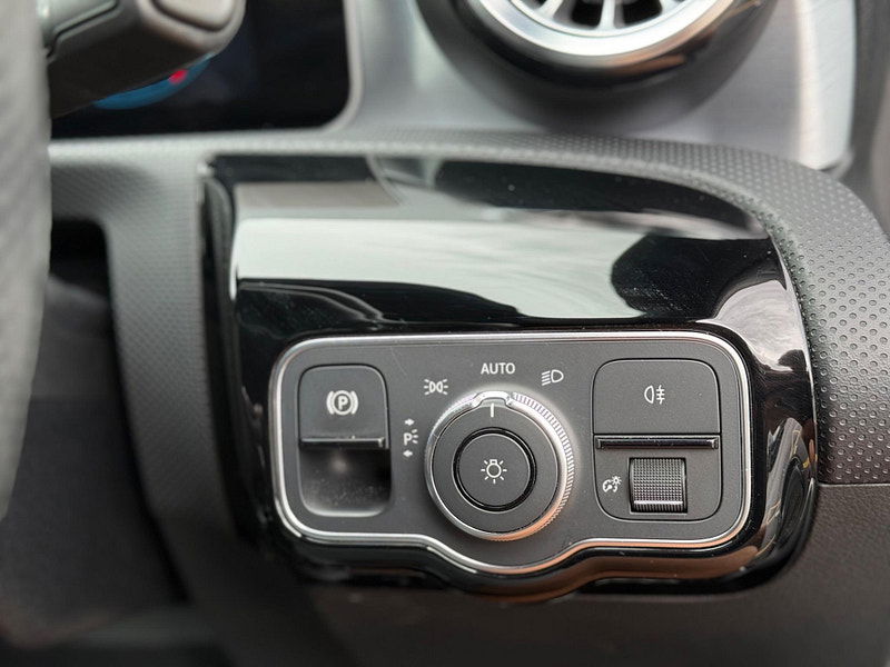 Mercedes-Benz A Class 1.3 A200 AMG Line (Premium) 7G-DCT Euro 6 (s/s) 5dr 5dr Automatic 2025