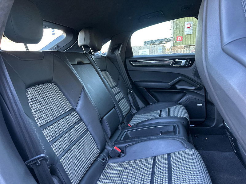 Porsche Cayenne 2.9T V6 S TiptronicS 4WD Euro 6 (s/s) 5dr 5dr Automatic 2025