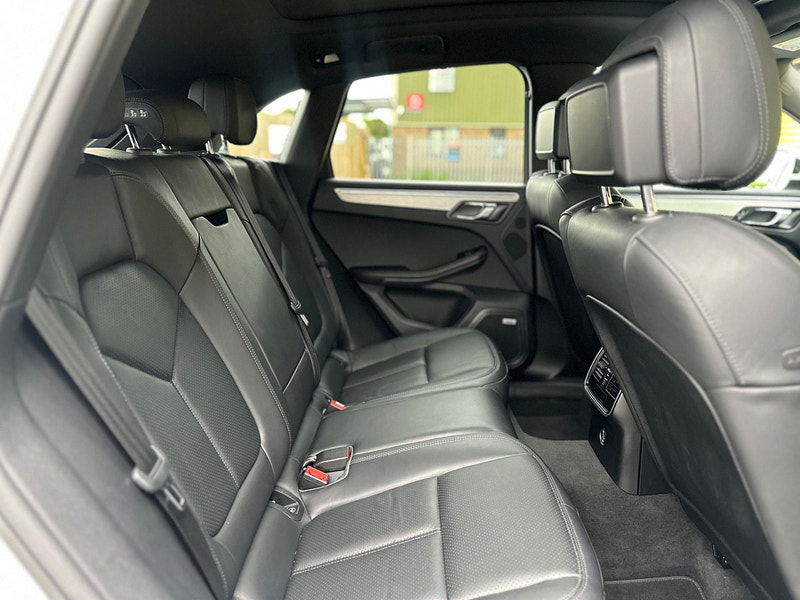 Porsche Macan 3.0T V6 S PDK 4WD Euro 6 (s/s) 5dr 5dr Automatic 2025