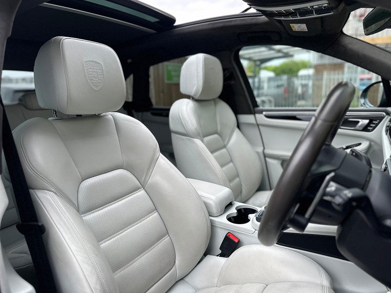 Porsche Macan 3.0T V6 S PDK 4WD Euro 6 (s/s) 5dr 5dr Automatic 2025