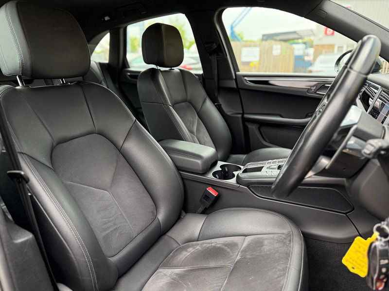 Porsche Macan 3.0T V6 S PDK 4WD Euro 6 (s/s) 5dr 5dr Automatic 2025