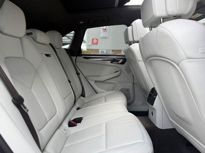 Porsche Macan 3.0T V6 S PDK 4WD Euro 6 (s/s) 5dr 5dr Automatic 2025