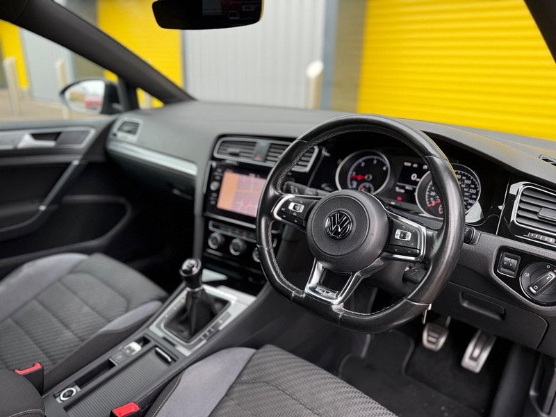 Volkswagen Golf 2.0 TDI BlueMotion Tech R-Line Euro 6 (s/s) 5dr 5dr Manual 2025