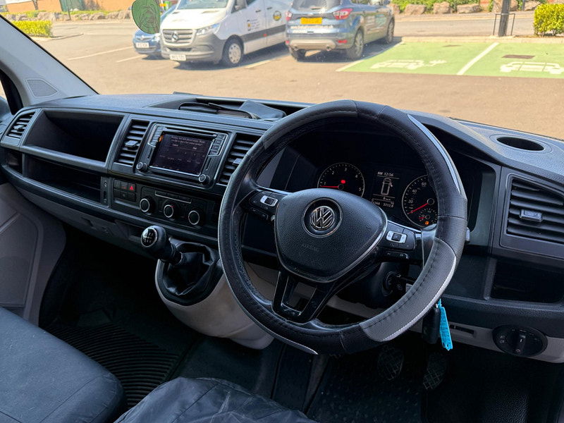 Volkswagen Transporter 2.0 TDI T28 BlueMotion Tech Highline FWD SWB Euro 6 (s/s) 5dr 5dr Manual 2025