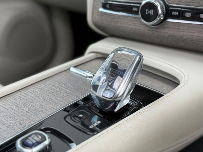 Volvo XC90 2.0h T8 Twin Engine Recharge 11.6kWh Inscription Pro Auto 4WD Euro 6 (s/s) 5dr 5dr Automatic 2025
