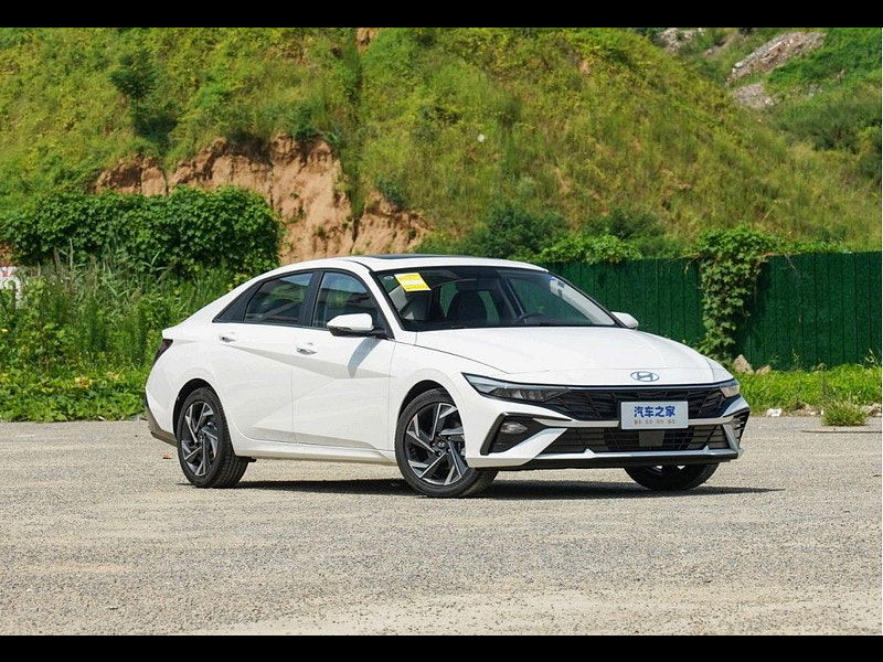 Hyundai Elantra 1.5L  4dr  2025