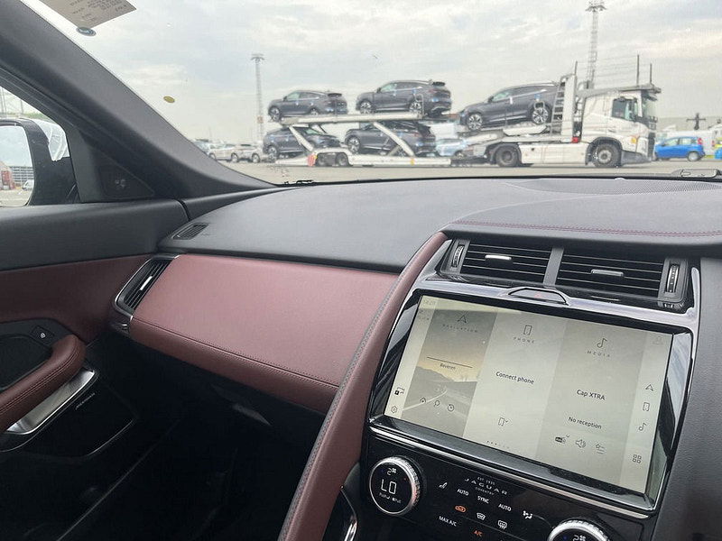 Jaguar E-PACE RHD   D165 R-Dynamic SE FWD 2.0L Diesel 6-Speed MT 163bhp 0dr Manual 2025