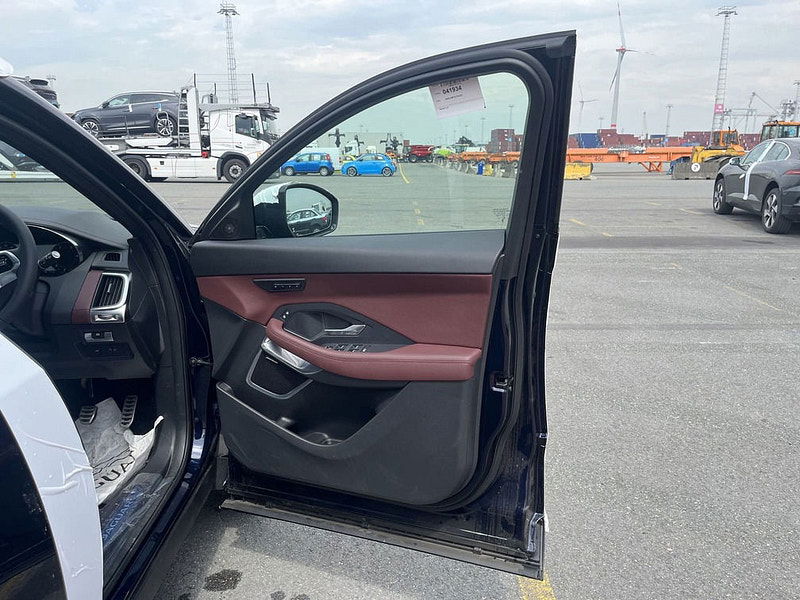 Jaguar E-PACE RHD   D165 R-Dynamic SE FWD 2.0L Diesel 6-Speed MT 163bhp 0dr Manual 2025