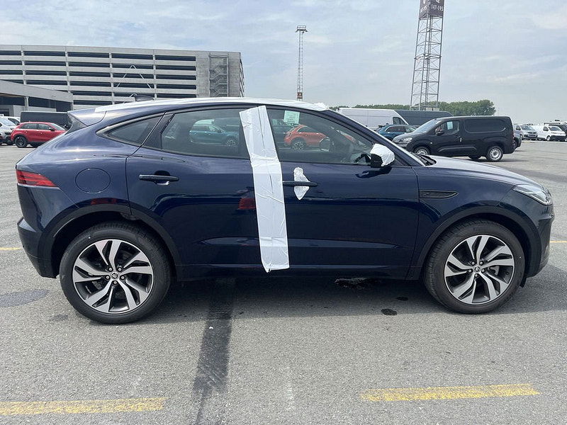 Jaguar E-PACE RHD   D165 R-Dynamic SE FWD 2.0L Diesel 6-Speed MT 163bhp 0dr Manual 2025