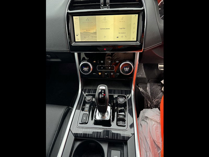 Jaguar XE RHD   D200 MHEV Limited Edition AWD 2.0L Diesel 8-Speed AT 204bhp 0dr Automatic 2025
