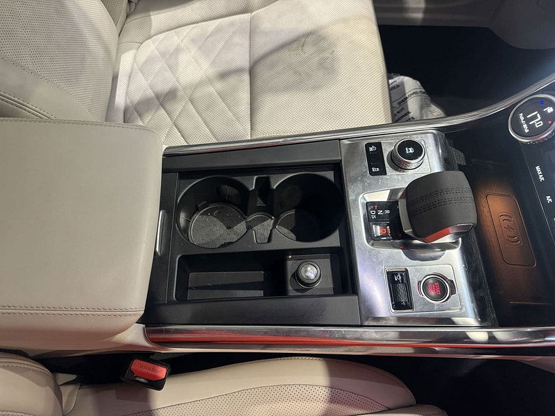 Jaguar XF RHD   P300 HSE AWD 2.0L Turbo Gas 8-Speed AT 300bhp 0dr Automatic 2025