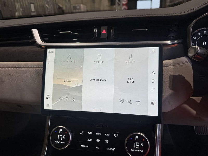 Jaguar XF RHD   P300 HSE AWD 2.0L Turbo Gas 8-Speed AT 300bhp 0dr Automatic 2025