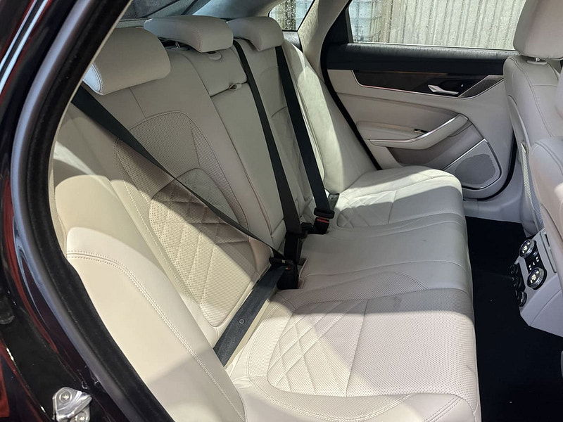 Jaguar XF RHD   P300 HSE AWD 2.0L Turbo Gas 8-Speed AT 300bhp 0dr Automatic 2025