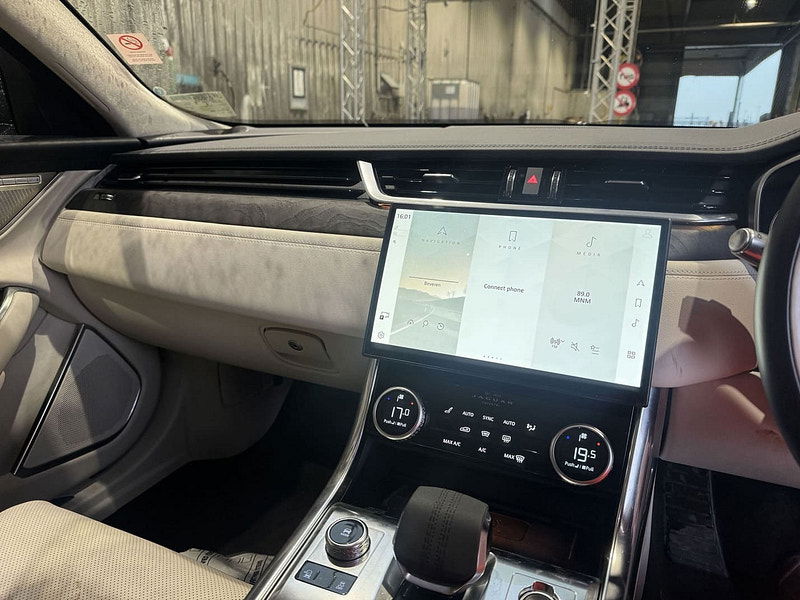 Jaguar XF RHD   P300 HSE AWD 2.0L Turbo Gas 8-Speed AT 300bhp 0dr Automatic 2025