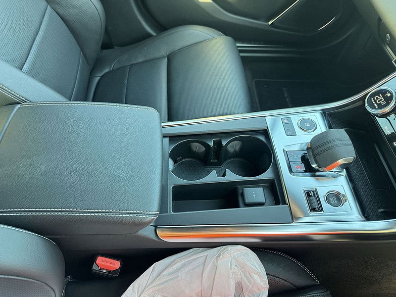 Jaguar XF RHD   Sportbrake P250 R-Dynamic SE RWD 2.0L Turbo Gas 250bhp 0dr Automatic 2025