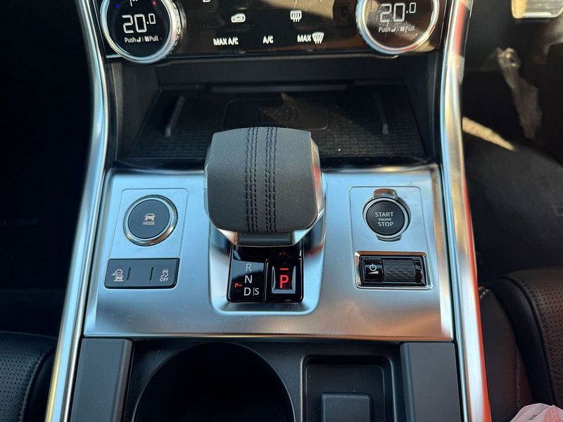 Jaguar XF RHD   Sportbrake P250 R-Dynamic SE RWD 2.0L Turbo Gas 250bhp 0dr Automatic 2025