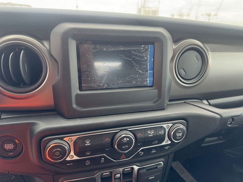 Jeep Gladiator Sport S 4x4 3.6L Gas 8-Speed AT 0dr Automatic 2025