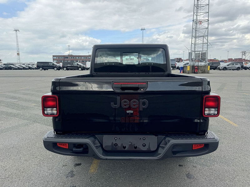 Jeep Gladiator Sport S 4x4 3.6L Gas 8-Speed AT 0dr Automatic 2025