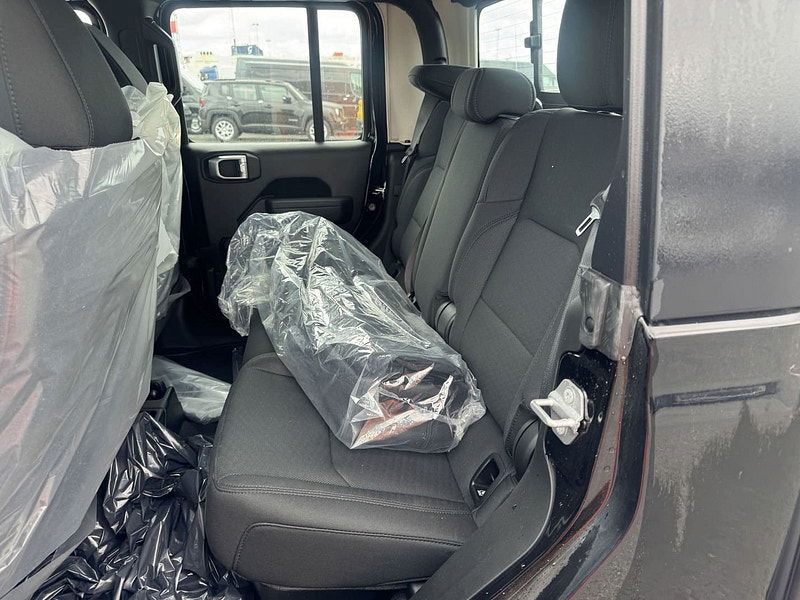 Jeep Gladiator Sport S 4x4 3.6L Gas 8-Speed AT 0dr Automatic 2025