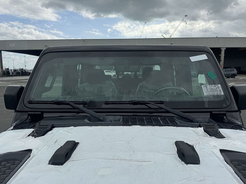 Jeep Gladiator Sport S 4x4 3.6L Gas 8-Speed AT 0dr Automatic 2025