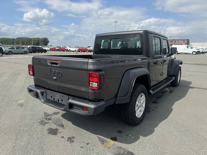Jeep Gladiator Sport S 4x4 3.6L Gas 8-Speed AT 0dr Automatic 2025