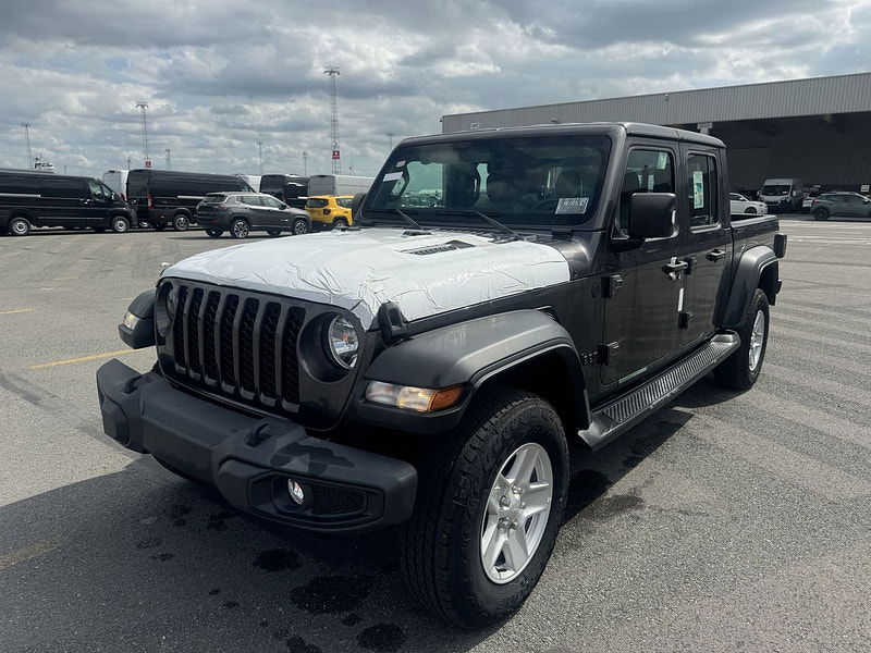 Jeep Gladiator Sport S 4x4 3.6L Gas 8-Speed AT 0dr Automatic 2025