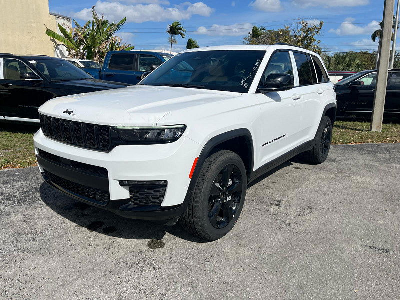 Jeep Grand Cherokee Limited 4x4 2.0L Turbo Gas 8-Speed AT w/ Black Appearance Package 0dr Automatic 2025