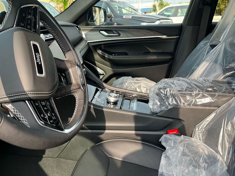 Jeep Grand Cherokee Overland 4XE 4x4 2.0L PHEV 8-Speed AT 0dr Automatic 2025