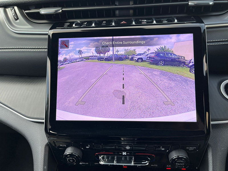 Jeep Grand Cherokee RHD   Altitude 4x4 3.6L Gas 8-Speed AT 0dr Automatic 2025