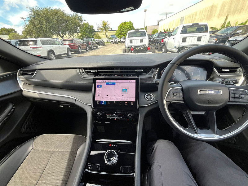 Jeep Grand Cherokee RHD   Altitude 4x4 3.6L Gas 8-Speed AT 0dr Automatic 2025