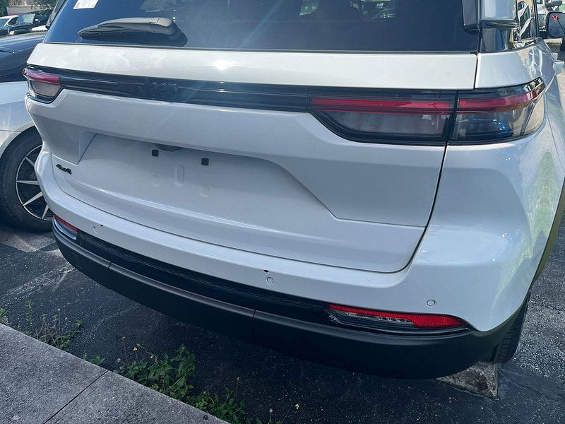 Jeep Grand Cherokee RHD   Altitude 4x4 3.6L Gas 8-Speed AT 0dr Automatic 2025