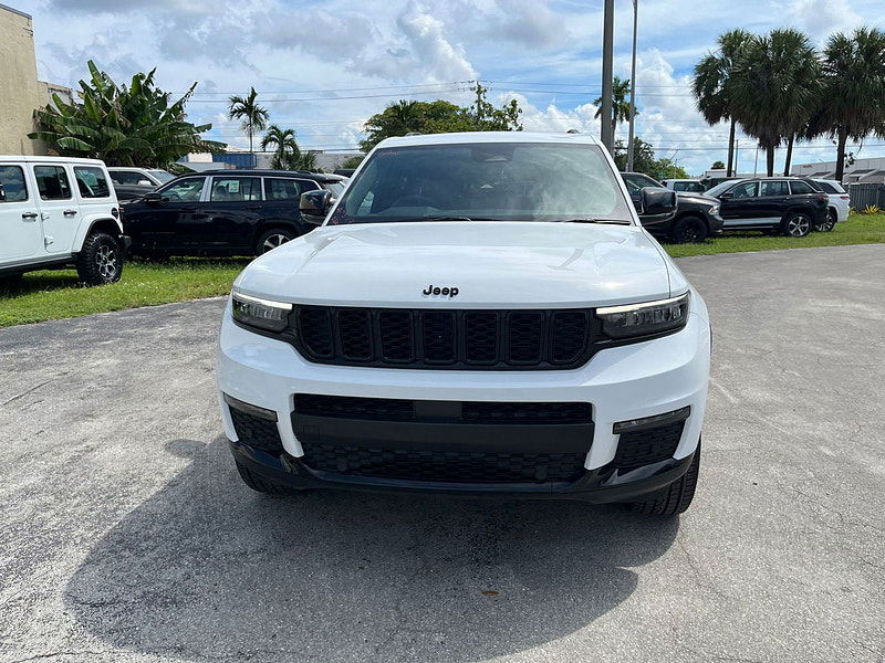 Jeep Grand Cherokee RHD   Altitude 4x4 3.6L Gas 8-Speed AT 0dr Automatic 2025