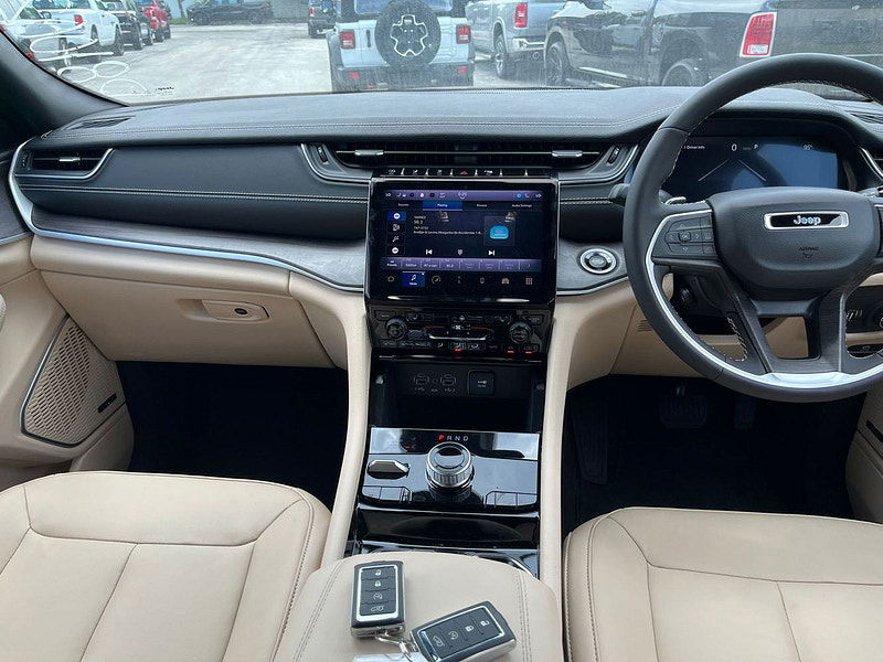 Jeep Grand Cherokee RHD   L Limited 4x4 3.6L Gas 8-Speed AT 7-Seater 0dr Automatic 2025