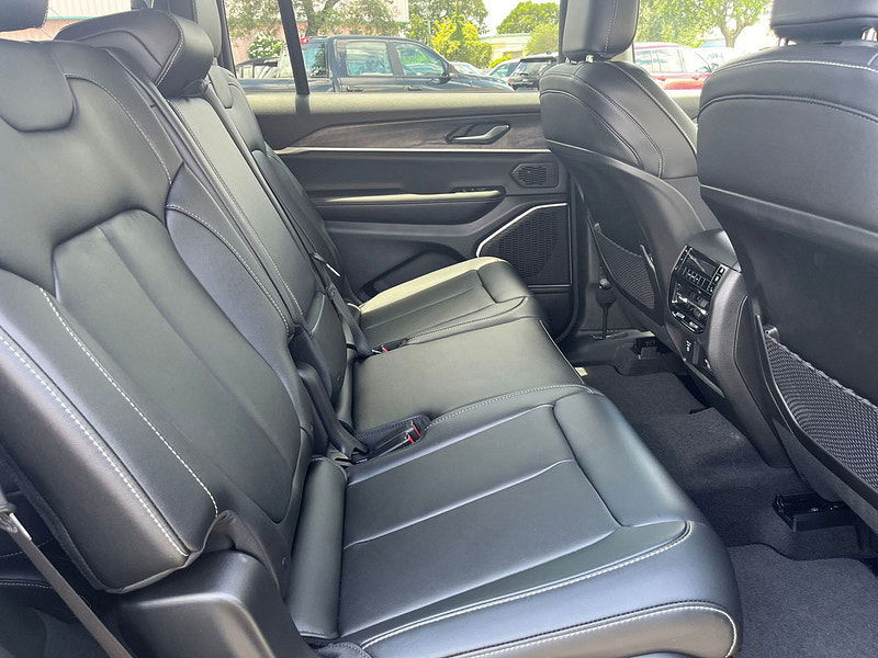 Jeep Grand Cherokee RHD   L Limited 4x4 3.6L Gas 8-Speed AT 7-Seater 0dr Automatic 2025