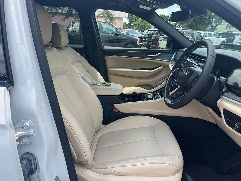 Jeep Grand Cherokee RHD   L Limited 4x4 3.6L Gas 8-Speed AT 7-Seater 0dr Automatic 2025